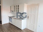 Pronájem bytu 3+1, 111 m2, Mírové nám., Písek, cena 14300 CZK / objekt / měsíc, nabízí 