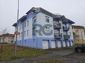 Pronájem bytu 4+1 s terasou a balkonem, 134 m2, Vojenova, Písek, cena 20000 CZK / objekt / měsíc, nabízí 