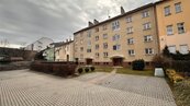 Prodej zděného bytu 3+1, lodžie v mezipatře, podíl na zahradě, parkování, cena 5850000 CZK / objekt, nabízí