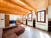 Pronájem bytu v centru Českých Budějovic 3+1 89 m2, Hroznová, cena 24000 CZK / objekt / měsíc, nabízí Realvize - realitní kancelář