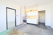 Prodej prostorného bytu s balkonem, 2+kk, 40 m2, DV, J. Opletala, České Budějovice, cena 3690000 CZK / objekt, nabízí 