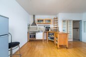 Prodej světlého bytu 2+kk s balkonem, sklepní kójí a možností parkování ve vnitrobloku - Riegrova ulice, České Budějovice, cena 4718000 CZK / objekt, nabízí 