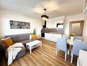 Jedinečná nabídka bytu 2+kk s velkým balkonem, vlastní garážové stání a sklep, České Budějovice, cena 16000 CZK / objekt / měsíc, nabízí LEVELS Reality s.r.o.