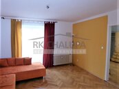 Pronájem zděného bytu 2+1, 61 m2, 2.NP, Čechova ul., České Budějovice, sklep, zahrada, parkování, cena 14800 CZK / objekt / měsíc, nabízí RK CHALUPA s.r.o.