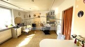 Prodej jednotky 1+kk v OV, 32 m2, přízemí, ul. A. Barcala, České Budějovice, nyní jako kadeřnictví, cena 1994000 CZK / objekt, nabízí 