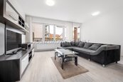 prodej prostorného zařízeného bytu 2+kk s velkou terasou a dvougaráže, Nová ul., ČB, cena 4980000 CZK / objekt, nabízí 