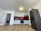 pronájem novostavby bytu 2+kk s lodžií, byt číslo B.04, residence Hálkova, ČB, cena 15000 CZK / objekt / měsíc, nabízí 