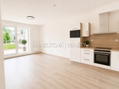 Pronájem bytu 2+kk ve 2.NP s terasou 22m2, rezidence DLOUHÁ LOUKA 1.etapa, cena 17500 CZK / objekt / měsíc, nabízí 