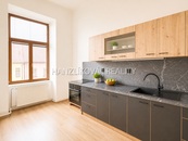 Pronájem bytu 1+1 s odděleným kuch. koutem, Žižkova tř. České Budějovice, cena 12200 CZK / objekt / měsíc, nabízí 