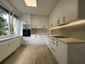 Prodej prostorného bytu 4+1 s lodžií Otavská, cena 6200000 CZK / objekt, nabízí 