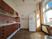 Pronájem bytu 1+1 s komorou Komenského ul., cena 13500 CZK / objekt / měsíc, nabízí Krigarová Reality