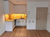 Pronájem nové garsoniéry 27 m2 v přízemí zrekonstruovaného domu v Mladém, Palmová ulice, cena 9900 CZK / objekt / měsíc, nabízí 