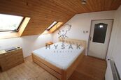 Pronájem prostorného pokoje v podkroví rodinného domu v Suchém Vrbném, České Budějovice, cena 7500 CZK / objekt / měsíc, nabízí Adler reality