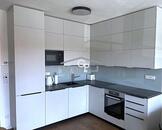 Pronájem bytu 2+kk s bal. a park. stáním v Č. Budějovicích, cena 18000 CZK / objekt / měsíc, nabízí 1. reality GP s.r.o.