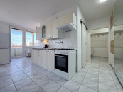 Pronájem, Byt 2+1, České Budějovice, cena 13000 CZK / objekt / měsíc, nabízí QARA s.r.o.